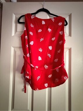 Ann Taylor Red Sleeveless Wrap-Style Camisole with White Leaf Print